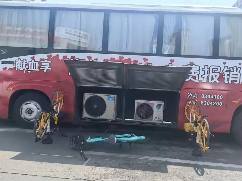 本来想去献个血的，可是看到这一幕，我真的犹豫了。到底要不要献呢？