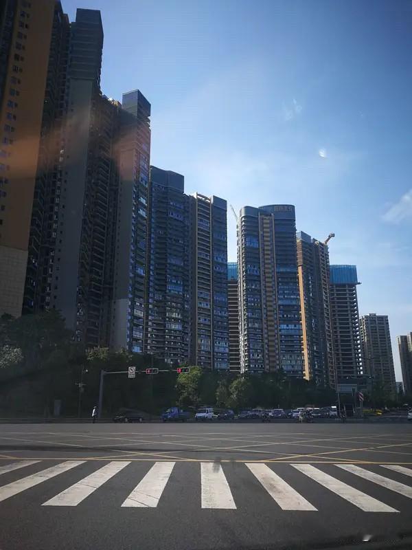 教人炒房的A8大佬爆仓！9.9万买秘籍，自己却栽在楼市深圳房圈又爆出大瓜，一