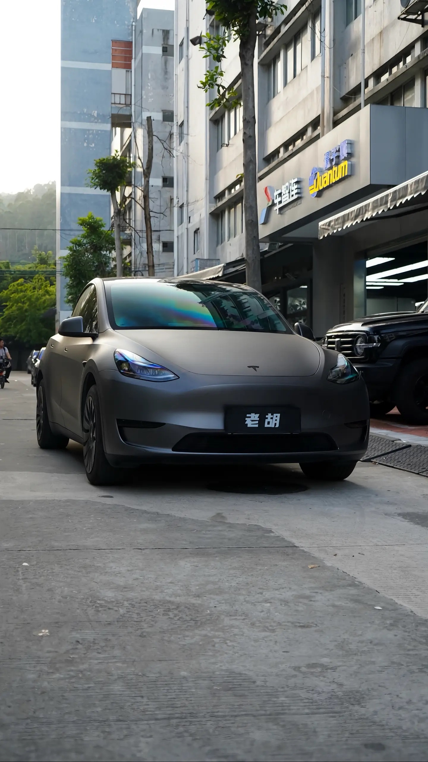 特斯拉|ModelY解锁AMG山灰，低调又高级特斯拉汽车画报​​​