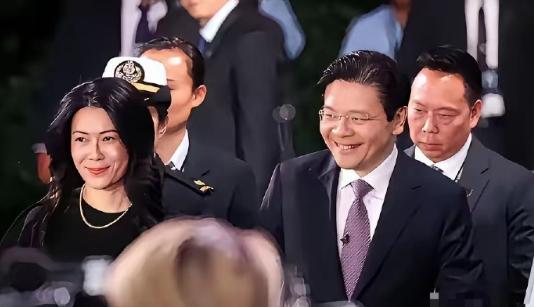 新加坡这是真的着急了，一个月时间里安排这么多高官访华。5月18日新加坡资政李显龙