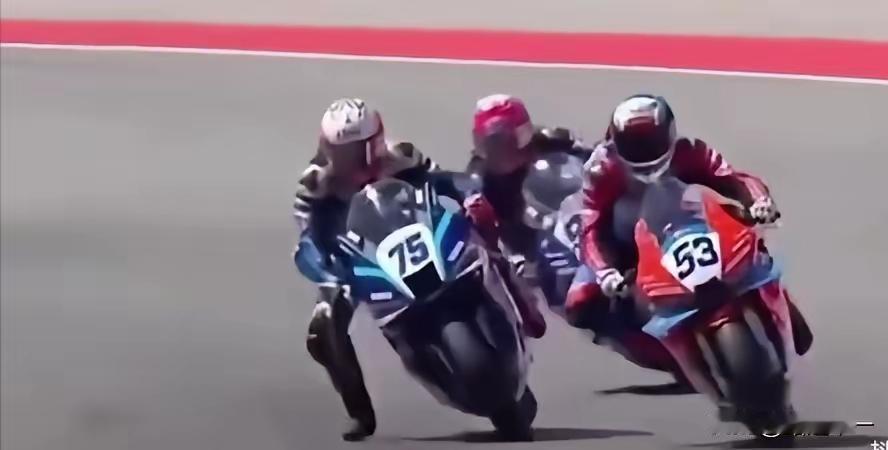 “我老婆要花6万块钱买辆摩托车上下班，我说你疯了吧？”前一秒我还说“想买就买