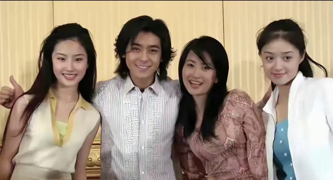 老照片了，从这里就能看出来，神颜为什么叫神颜，这么多年了，这几个神颜是一点都没有