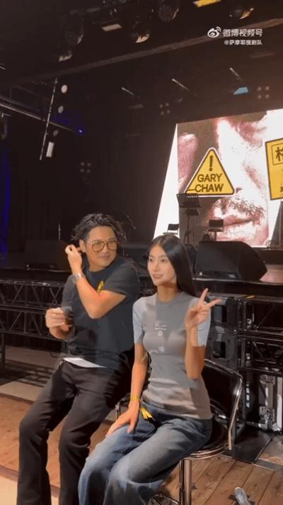 哈哈哈哈曹格这下是真懵了他和网友合照还以为遇到了前妻，再三回头确认，不可置信