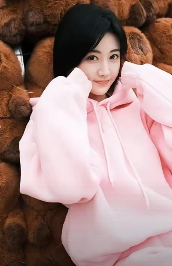 难以置信！景甜的百亿富豪男友是个穷算计的人吗？他们谈恋爱的时候，这个男人对她花钱