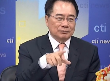 美军方表示，如果中国对台发动武统并划设禁航区，美方不得不击沉中方军舰。蔡正元表示