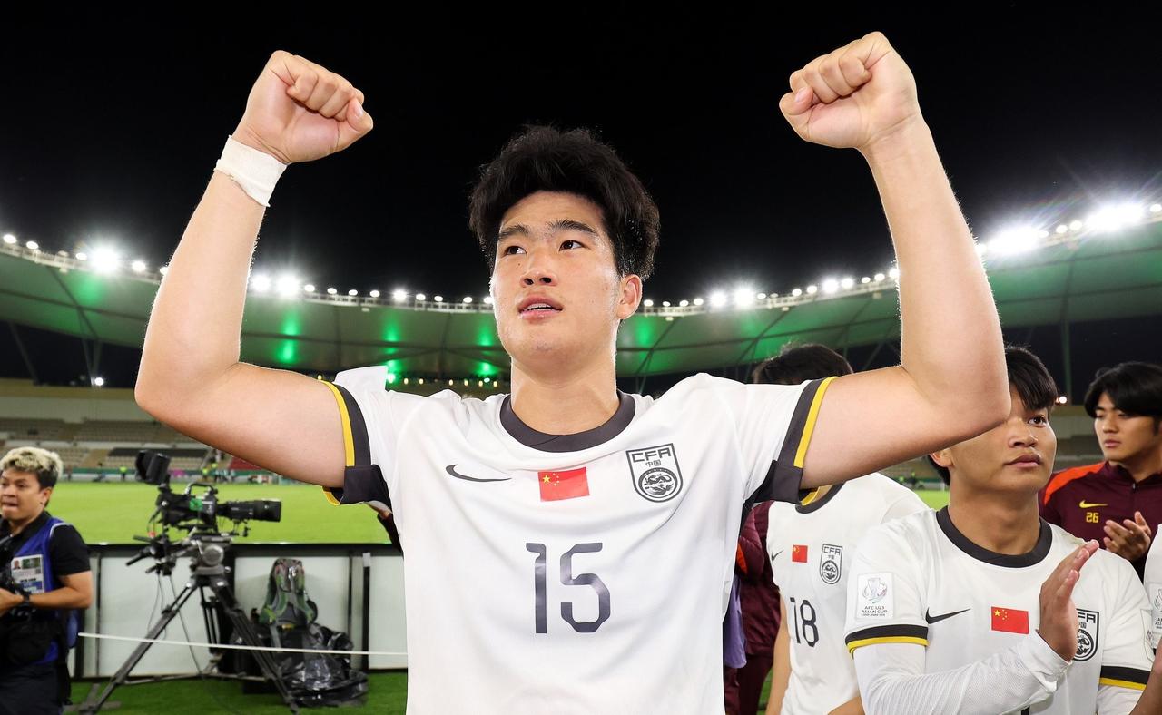 这回国安不用惦记了，谁也不用惦记了！山东泰山官方宣布：与U23国脚彭啸续约至2