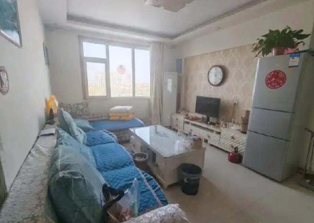 湖北黄石，男子全款买房，收房后一直空置。6年后他上门查看，不料，毛坯房竟变成精装