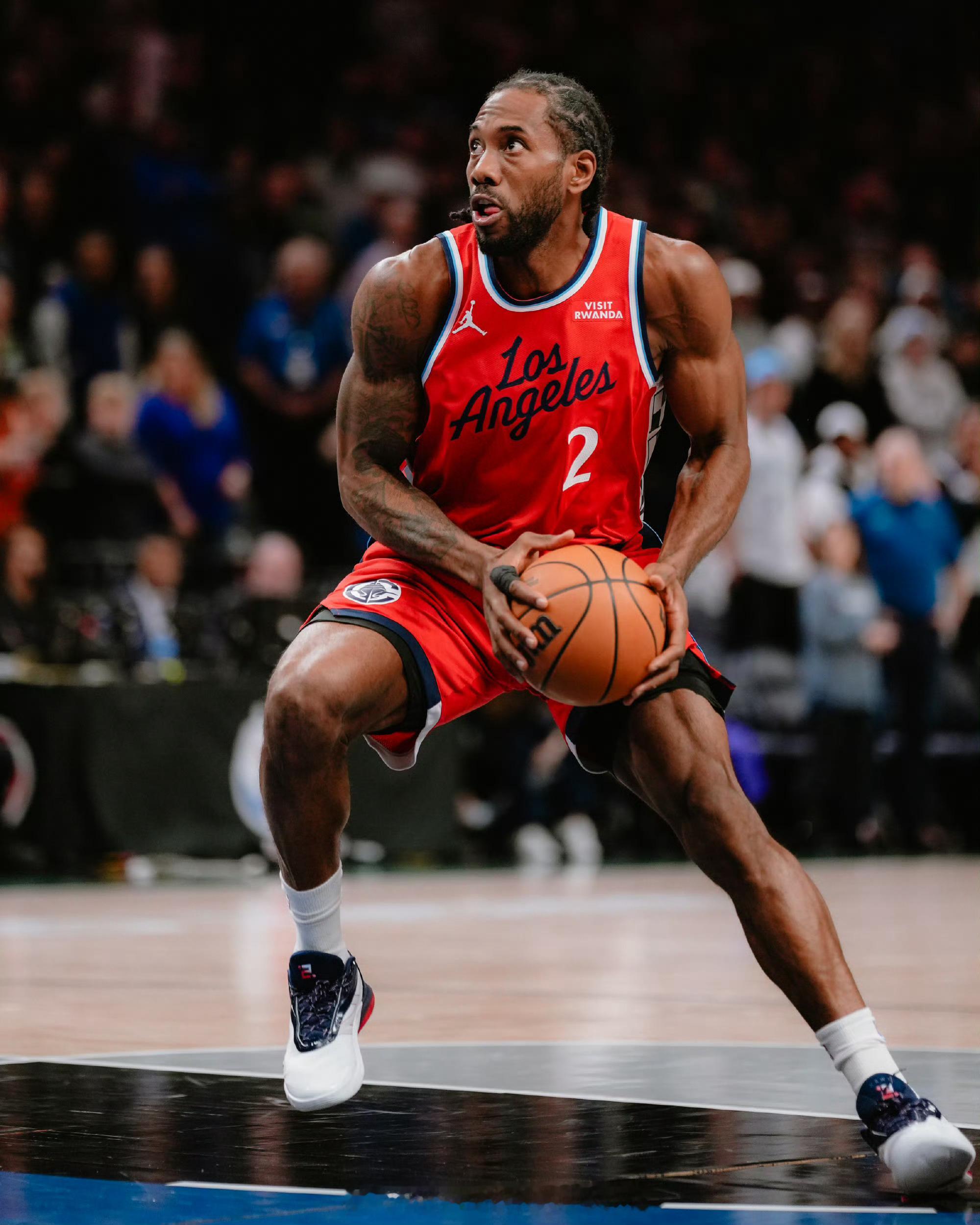 月最佳？美媒Statmuse：伦纳德二月分至今的场均数据如下：场均得分30.2