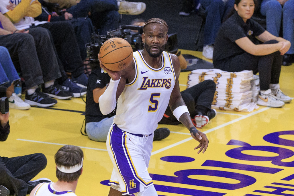 在今天结束的一场常规赛中,湖人以127-120战胜国王。赛后,湖人球员德安德烈-