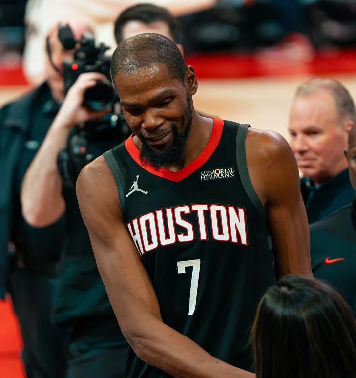 树倒猴孙散，墙倒众人推，NBA联盟同样适用这条自然规律！火箭队1-3落后湖人