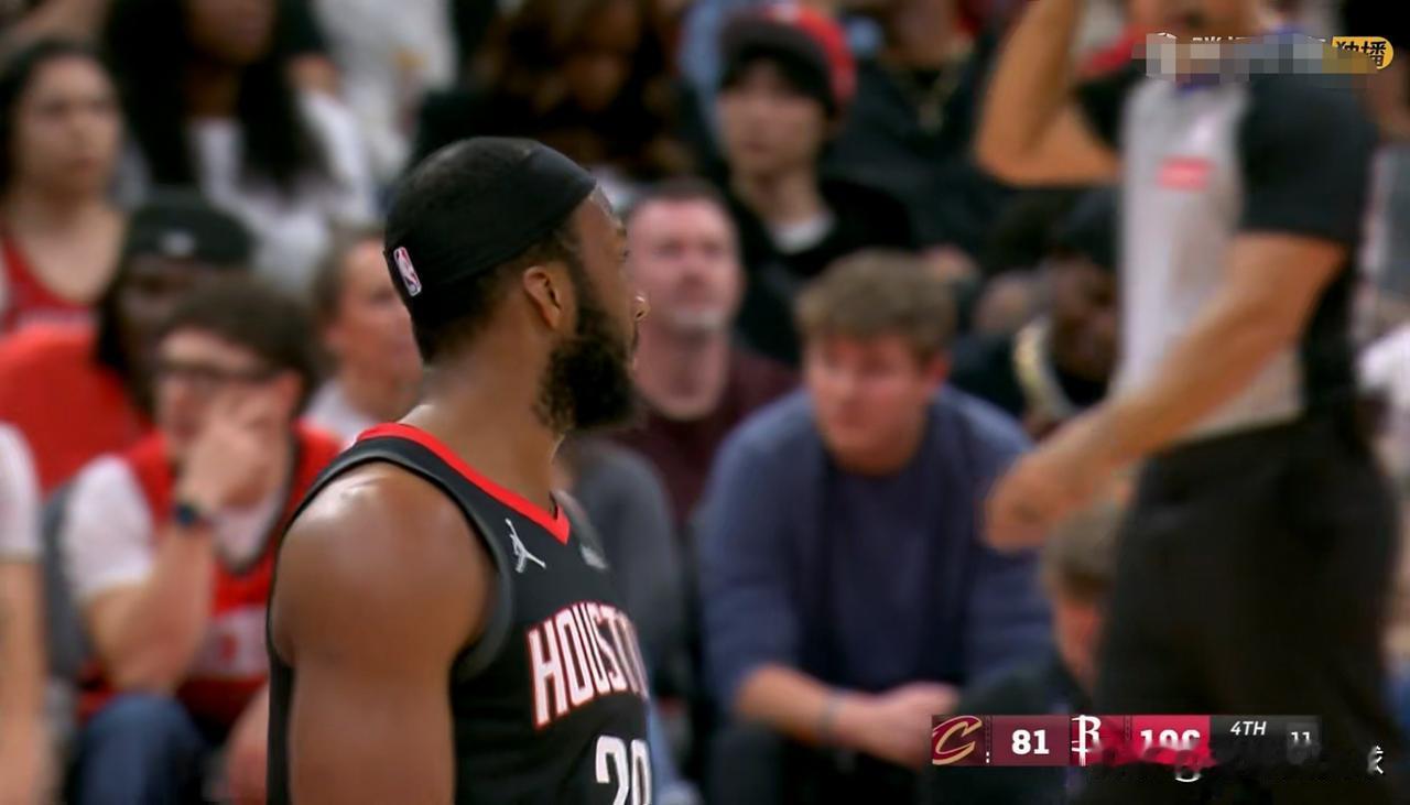 火箭大将奥科吉真是太想证明自己了！在今天火箭主场以117：100轻取骑士的比赛中