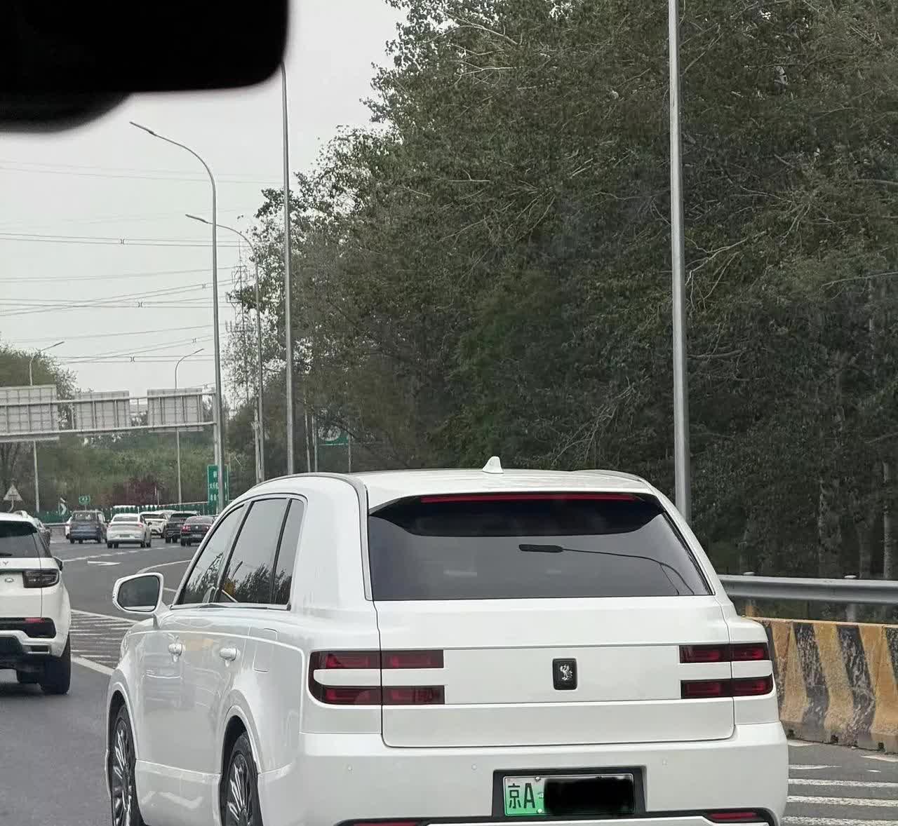 听说这台车的稀有度能吊打劳斯莱斯，蹲个真容！