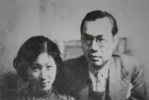 1933年，快40岁的刘海粟跟原配离了婚，转头娶了19岁的女学生。谁承想没过多久