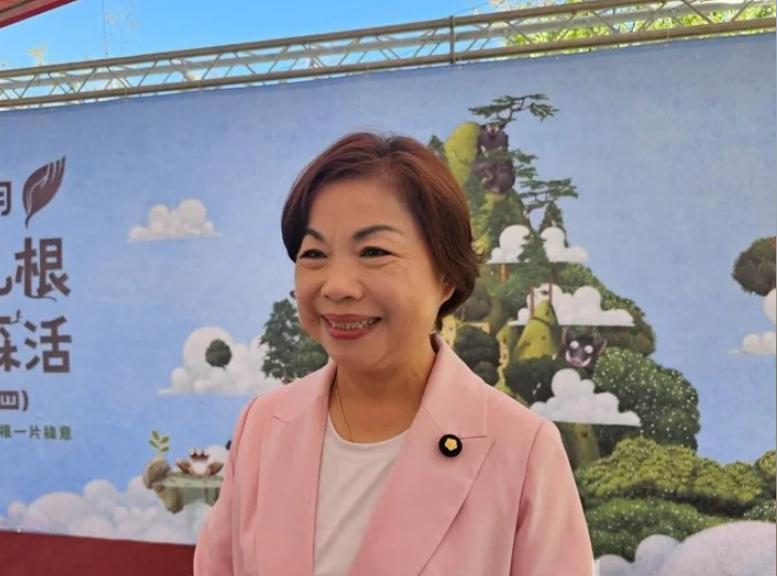 前任台中县市长挺江启臣杨琼璎回应了针对前台中市长胡志强与前台中县长廖了以