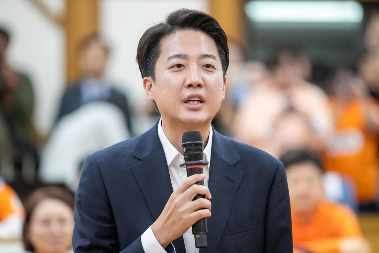 确实意外，李俊锡罕见祝福李在明“期待对国民团结和经济状况做出细致而明确的判断”