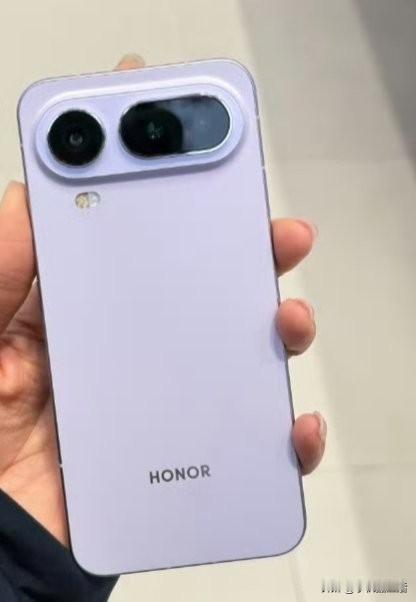 近日，荣耀Magic8ProAir真机照片和摄像头配置参数在网上被曝光。