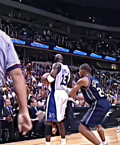 来看一下40岁乔丹打球！40岁的乔丹打球，那简直是传奇延续！一般人到40岁，身