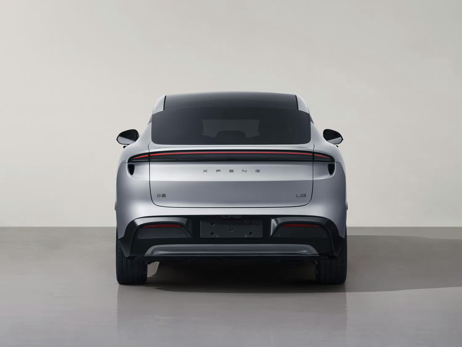 小鹏MONA的SUV命名是L03，你别说，这外观还挺好看的，挺运动的，不知道啥