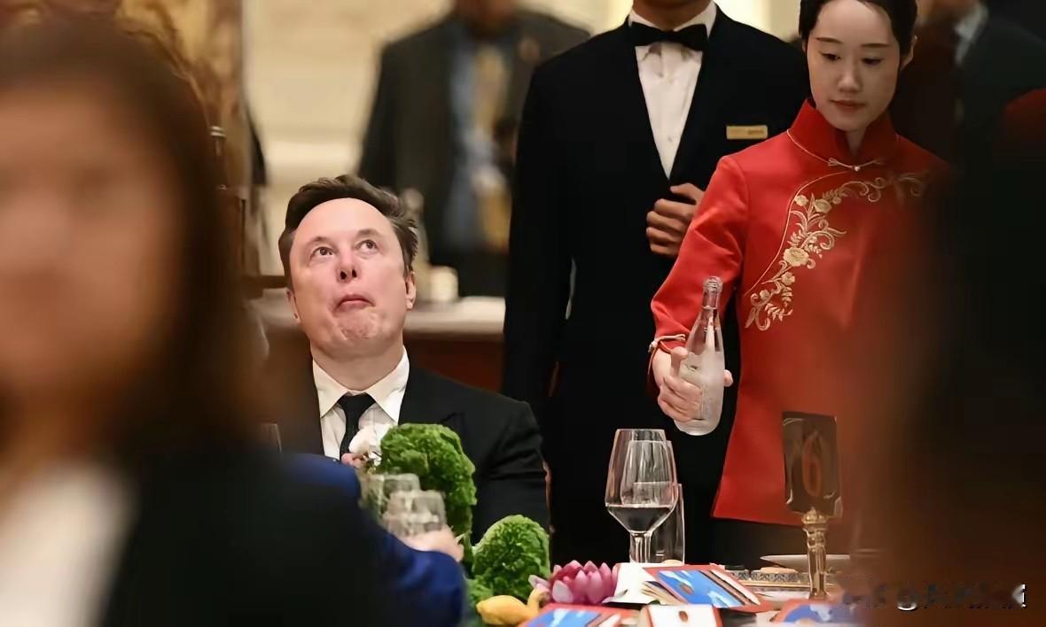 马斯克算是开眼了马斯克这次来到国内参加晚宴，算是真正见识到了咱们中式待客的排