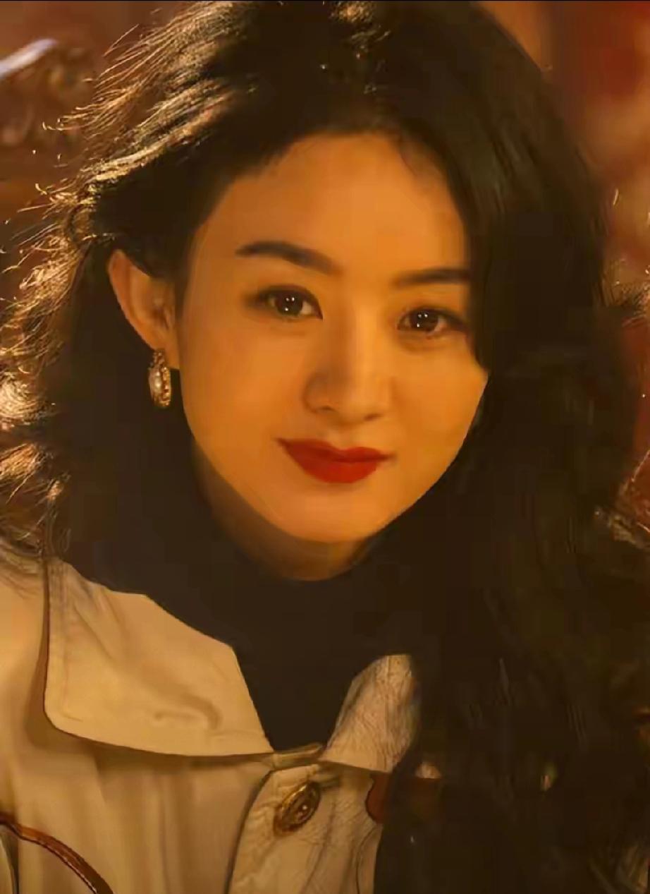 惊爆！赵丽颖离婚后事业一路狂飙，却也绯闻缠身，此前被曝与导演赵德胤相恋，她霸气回