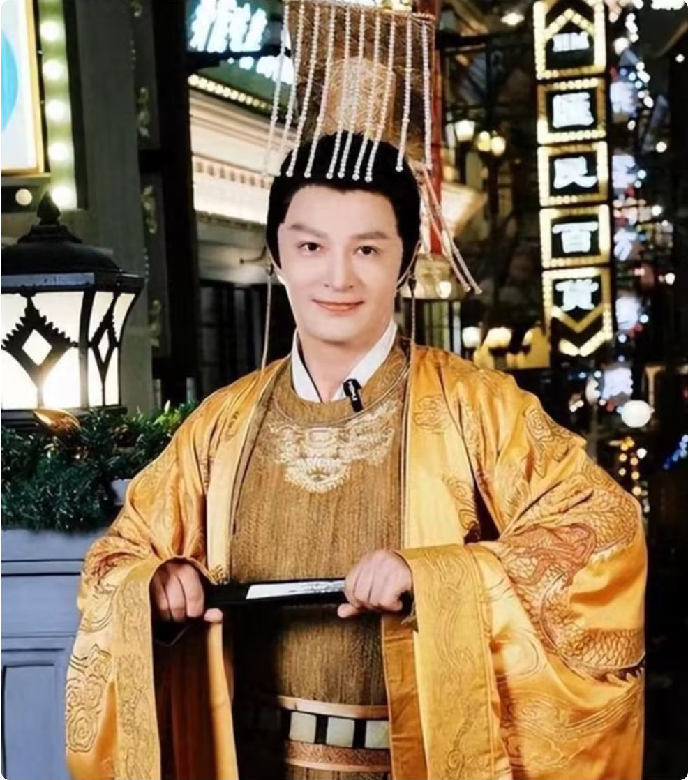 郑国霖现状：常年在景区当NPC，50岁未婚无子，一月挣2万辛苦钱