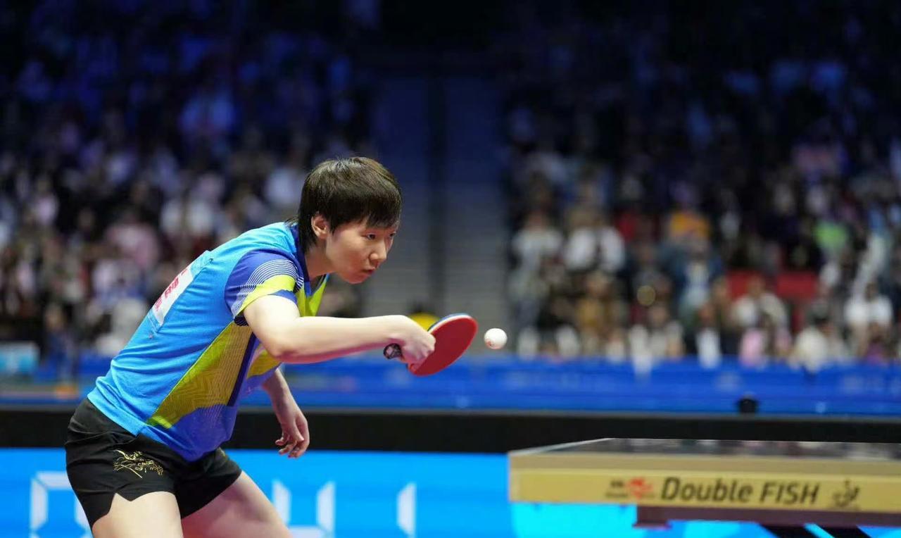 王曼昱卫冕夺金北京时间11月16日，全运会乒乓球女单决赛，2号种子王曼昱与头号