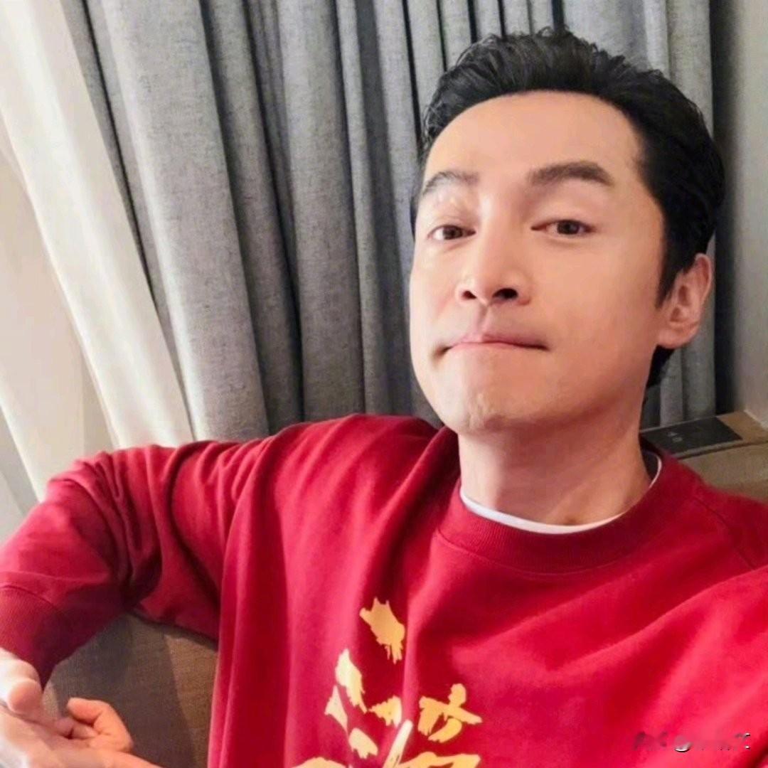 胡歌自曝偏爱女儿！坦言平衡家庭失败，古偶戏还遭母亲嫌弃胡歌上鲁豫访谈节目，