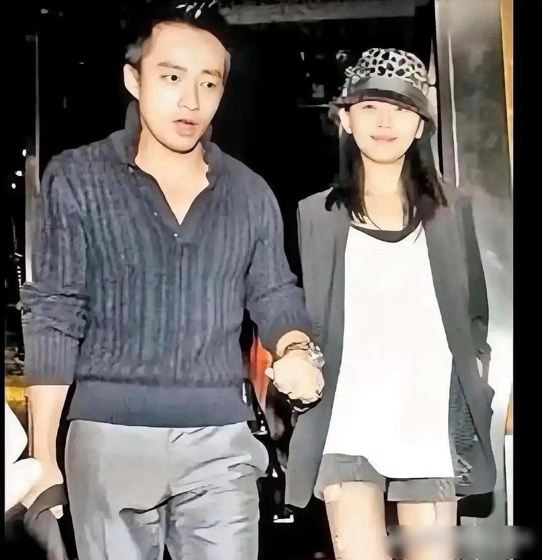 大S刚和汪小菲在一起的时候，还没生孩子，身材轻盈，长得特别好看，就跟从画里走出来