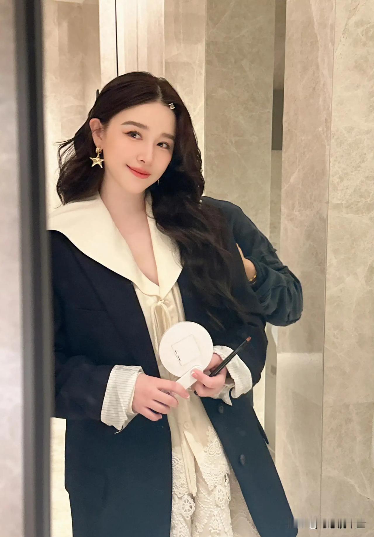 阚清子老公刷7万打榜，我算了笔账：不是钱多，是舍得……浪姐打榜，阚清子老公给