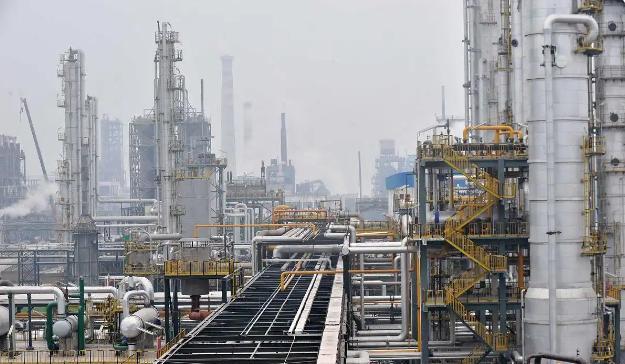 美国有没有可能实现“再工业化”？基本不可能了，制造业回流的路上处处是四十年产业