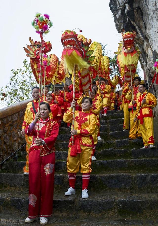 今年“龙抬头”不一般, 老人说: “60年不遇, 3人要躲”, 指哪3人