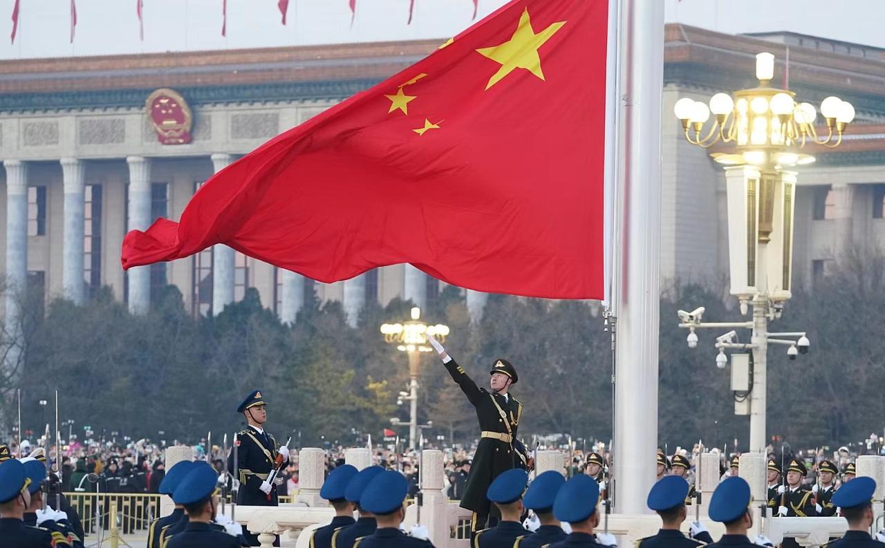 疑似内鬼暴露！去年，中国一大V竟然建议把国歌换掉！他的理由是大国不应该总是有受害