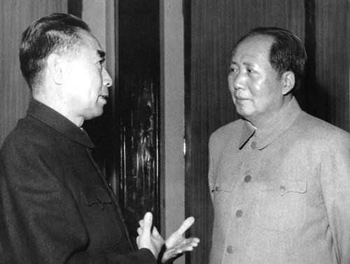 新中国成立后，苏联第一个与中国建交，这当然是好事，但还是发生了一个小插曲，让毛主