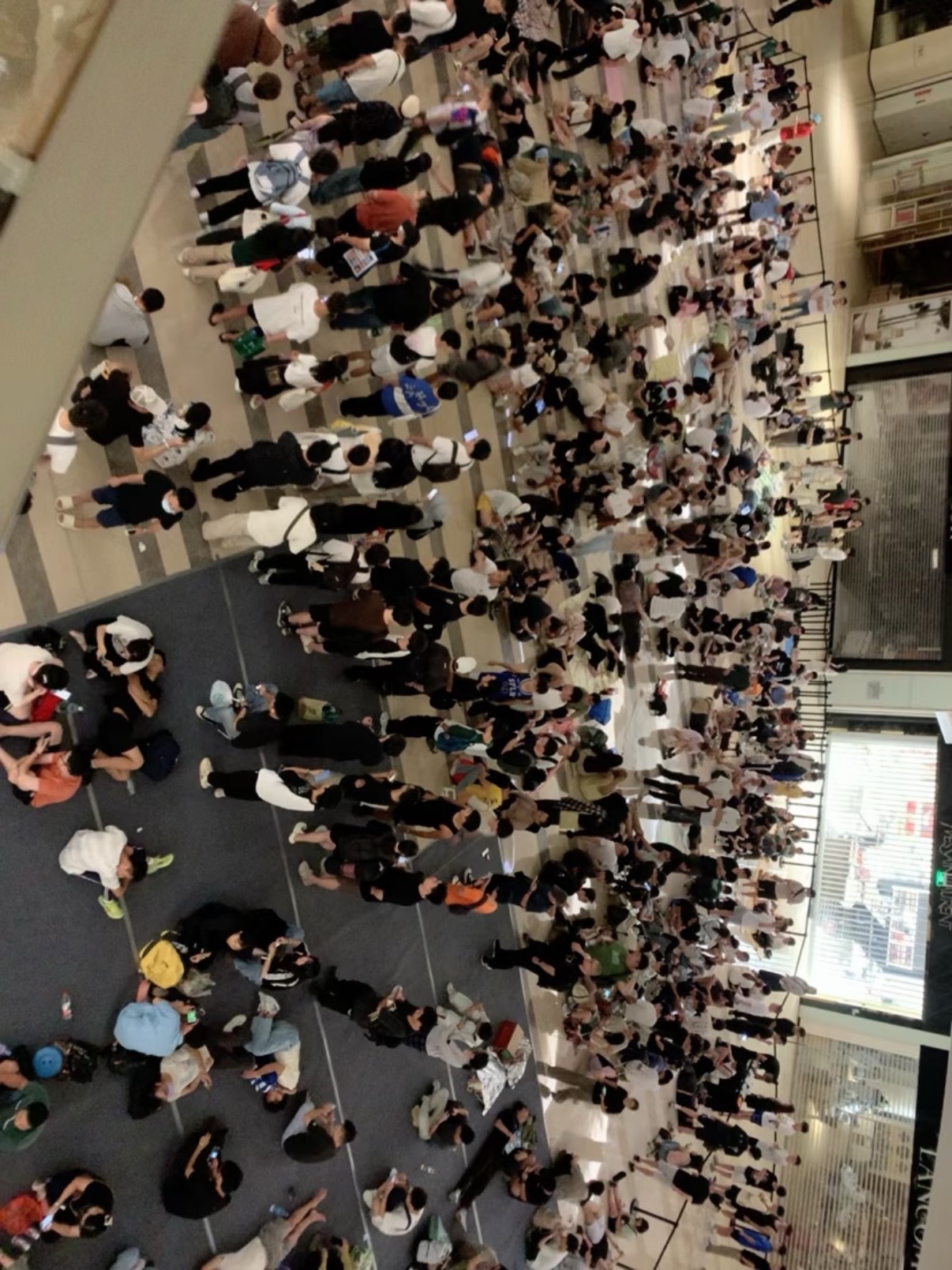 一代人有一代人的鸡蛋要领今天早上十点壹方城AppleStore新店开业前100
