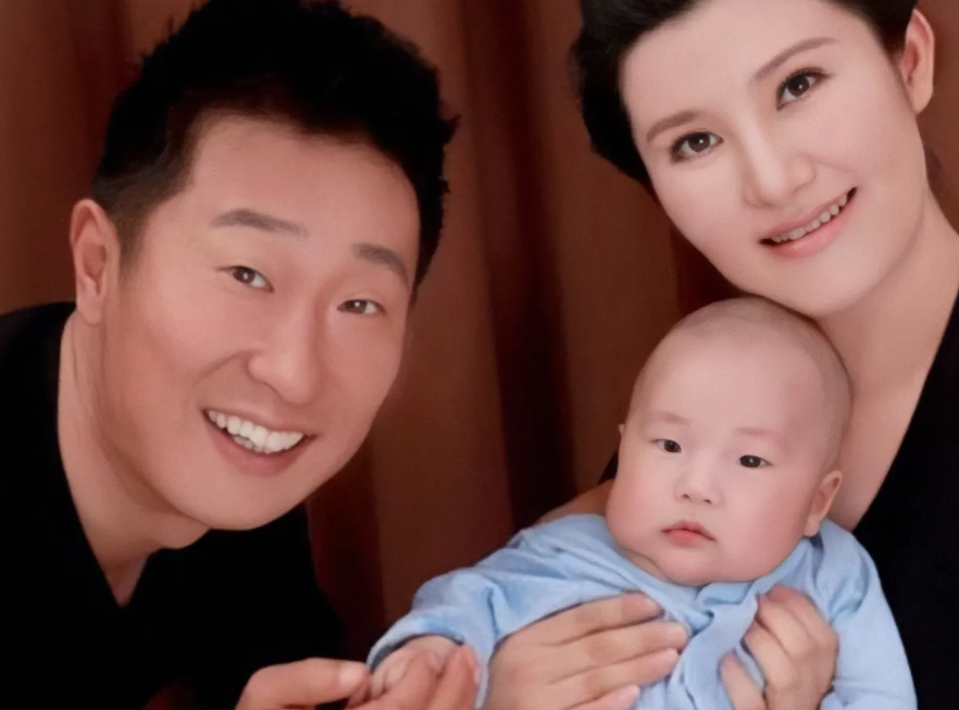 2008年，林永健周冬齐夫妇与宋丹丹一起狂街时，周冬齐看中了一条5800的裤衩，