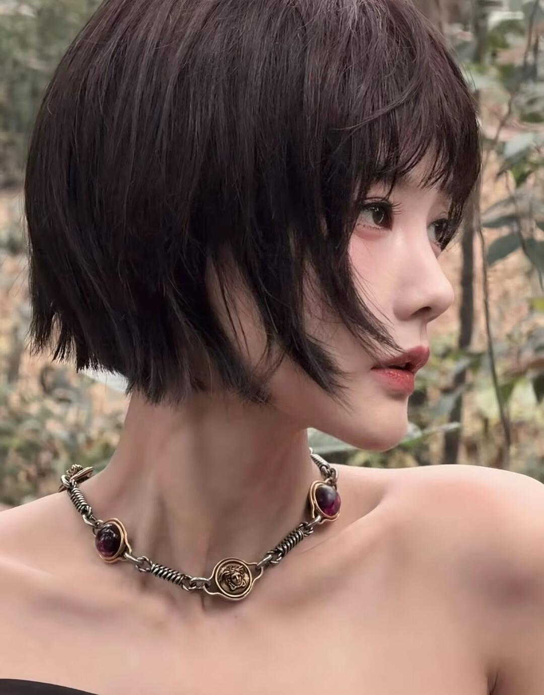 短发李一桐 芭比娃娃我的妈呀，这脸蛋这身材这皮肤！下辈子能不能换我长这样！李一