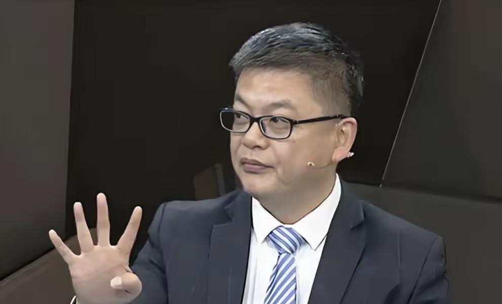 有没有发现苏群老师赛后的点评也说到了输球的关键。浙江广厦队以125-118击