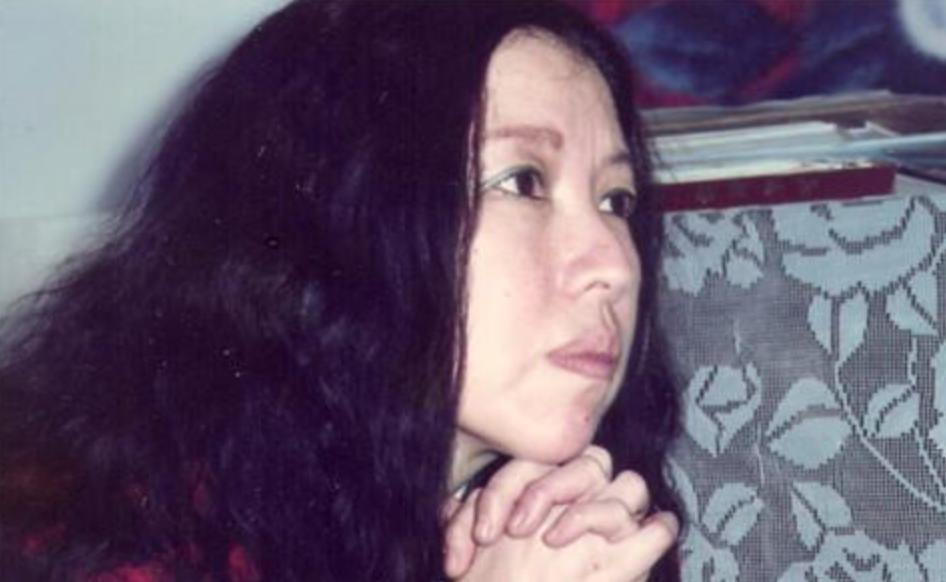 1990年，46岁的作家三毛跑到新疆和76岁的王洛宾同居，然而，王洛宾却对她说：