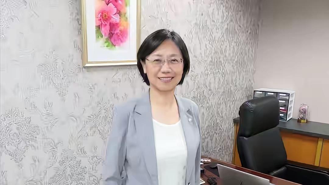 国民党又出一女悍将，提案冻结卓荣泰薪资，战力直逼徐巧芯！国民党