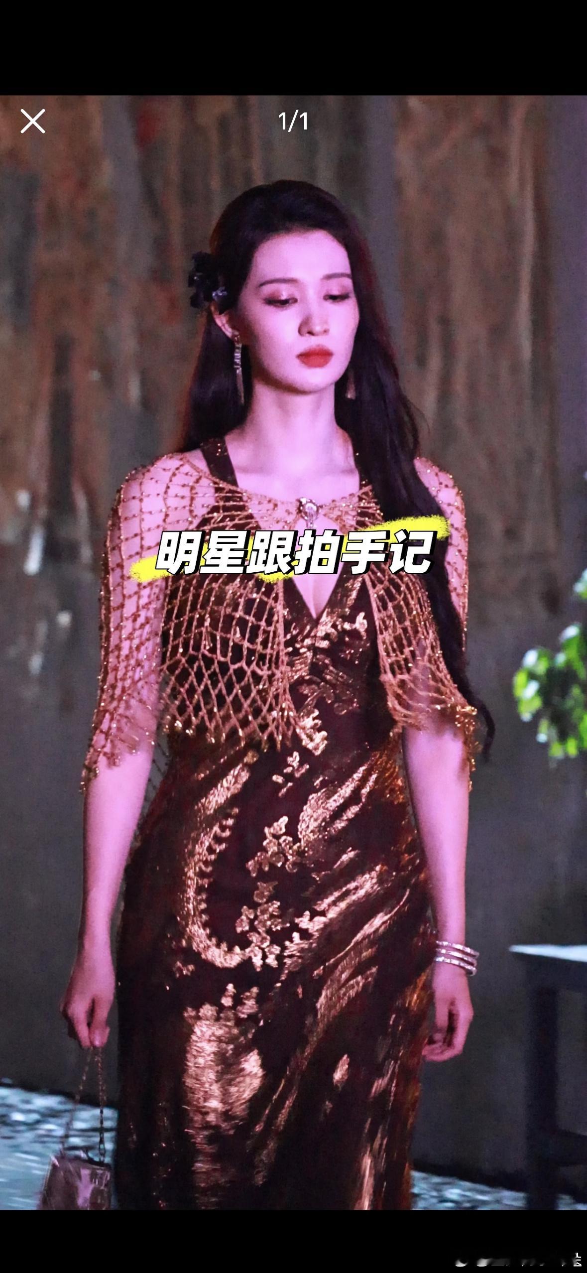 王楚然浮生造型最大的问题就是太“艳俗”了，她气质本来就是有点少妇感，这俩个一叠加