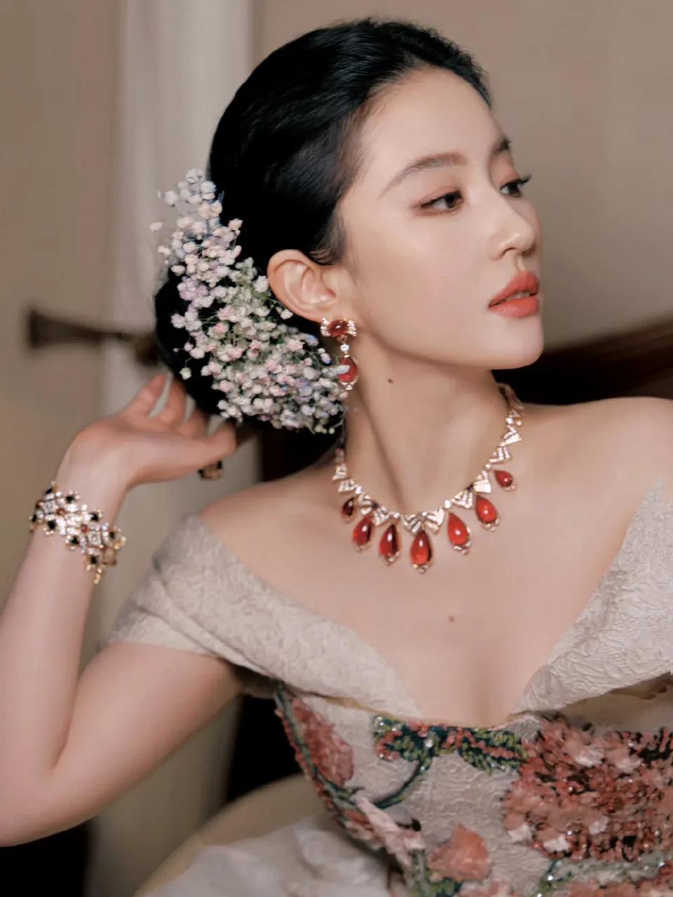 人这辈子，长这样一次，是啥感觉啊…做梦都想试试