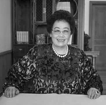 陈丽华去世，下辈子她还会嫁给唐僧吗？唐僧还会娶她吗？我想，都会。那年，陈