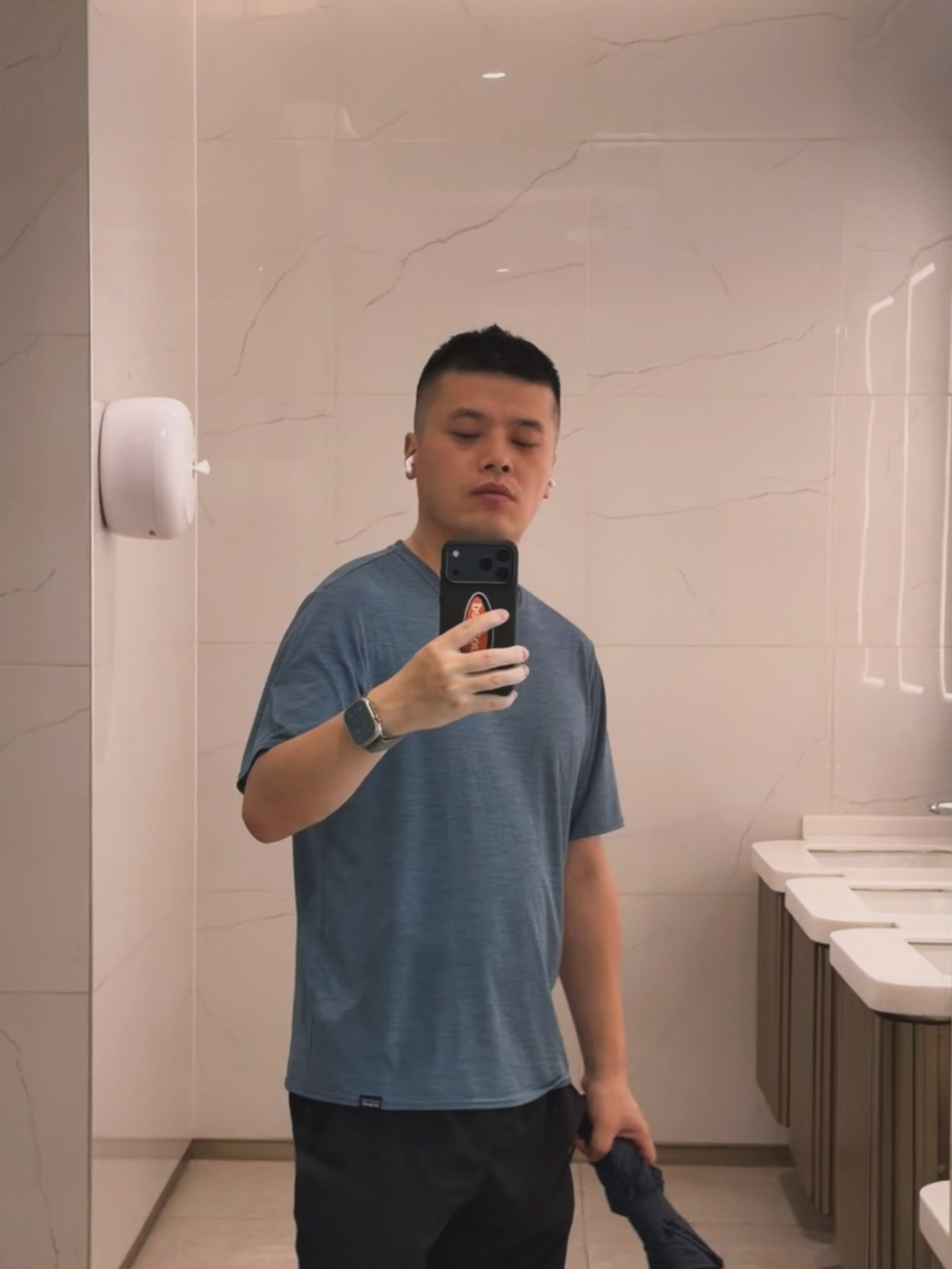 现在出门都不敢不带伞了
