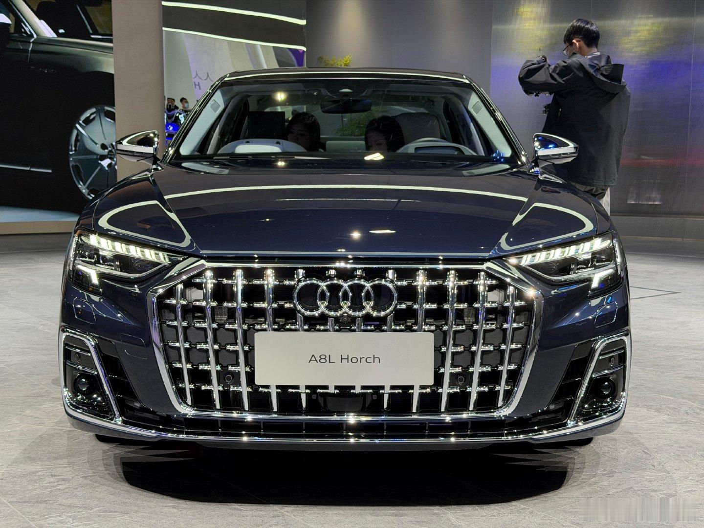 今年车展有些无聊，溜达了一圈出来吹风了