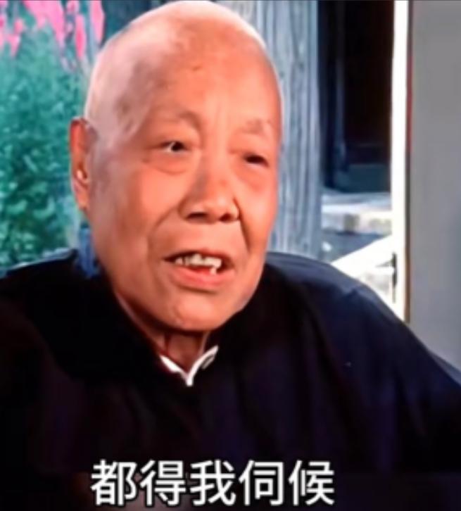 清朝太监回忆：妃子洗澡从不避讳太监，十分侮辱人。中国最后一个太监孙耀庭回忆，清宫