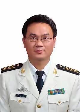 后继有人，中华有为！​11月5日，我国首艘搭载电磁弹射系统的航母—福建舰正式交