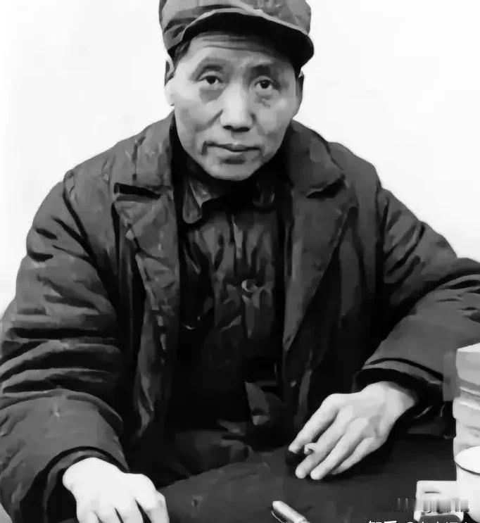 第五次反围剿失败后，那种呼啦啦大厦将倾的势头一般人都会受不了，教员辛苦建设的很多