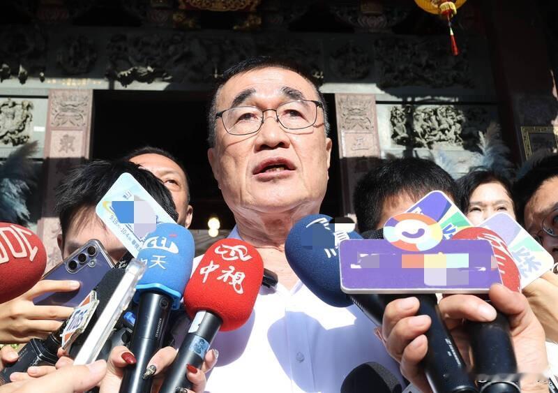 周六造势侯友宜“一定同台”李四川：未来也会邀郑丽文、黄国昌国民党新北市长候