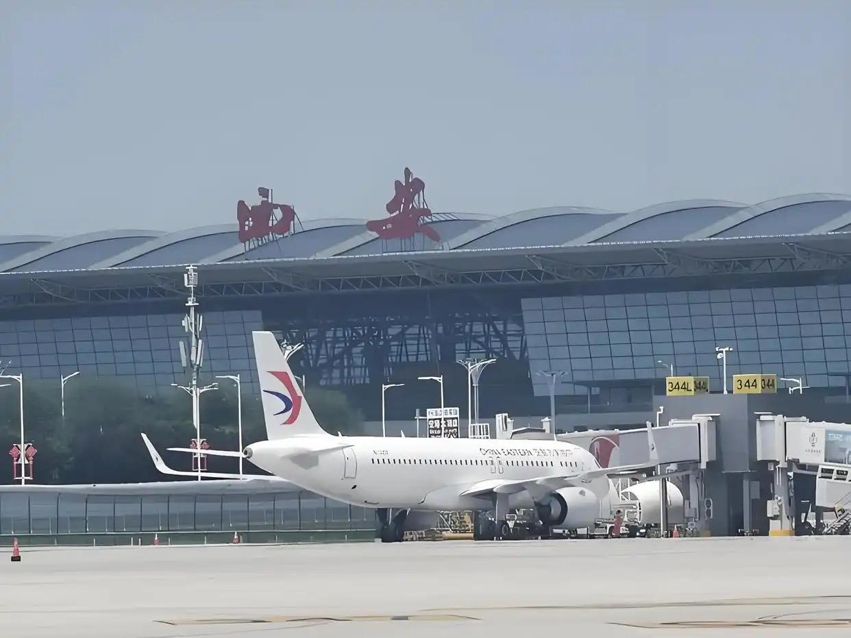 经常开车去西安咸阳国际机场接送亲戚、朋友、同学、家人等，尤其2025年西安咸阳国