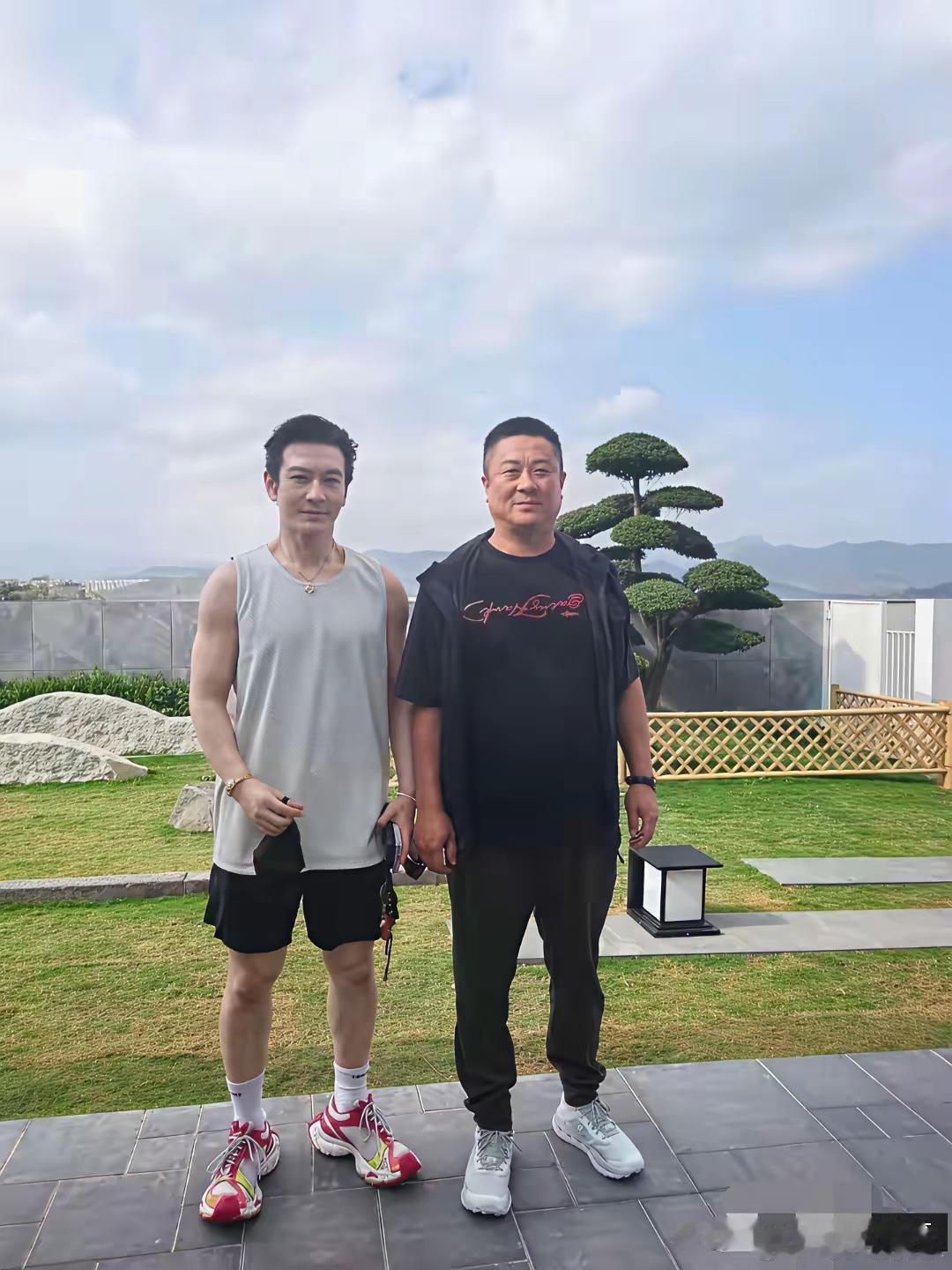 黄晓明快50点人，身材保养真好